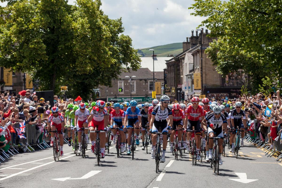 A head-on shot of the Tour riders in Skipton High Street
Picture: Jeremy Knowles www.jjphotos.co.uk