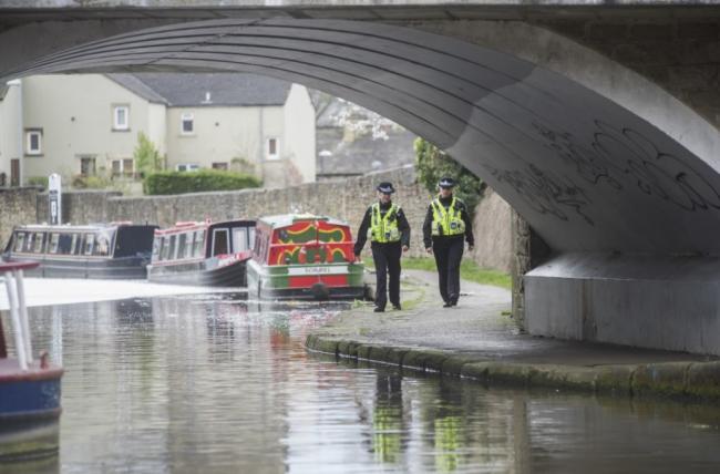 Police canal patrols in Craven