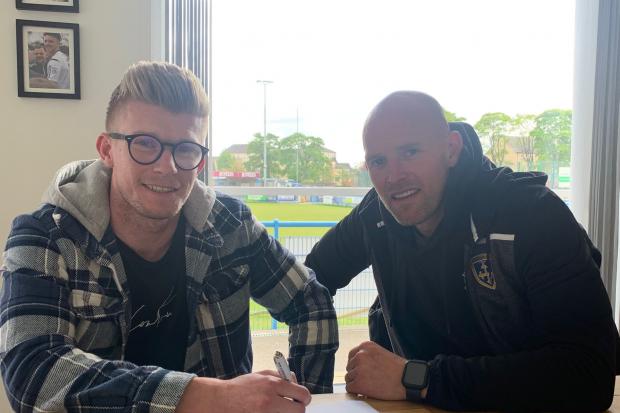 Guiseley's new signing George Smith (left) is Danny Ellis' (right) first signing since taking over as manager. Pic: Via Guiseley