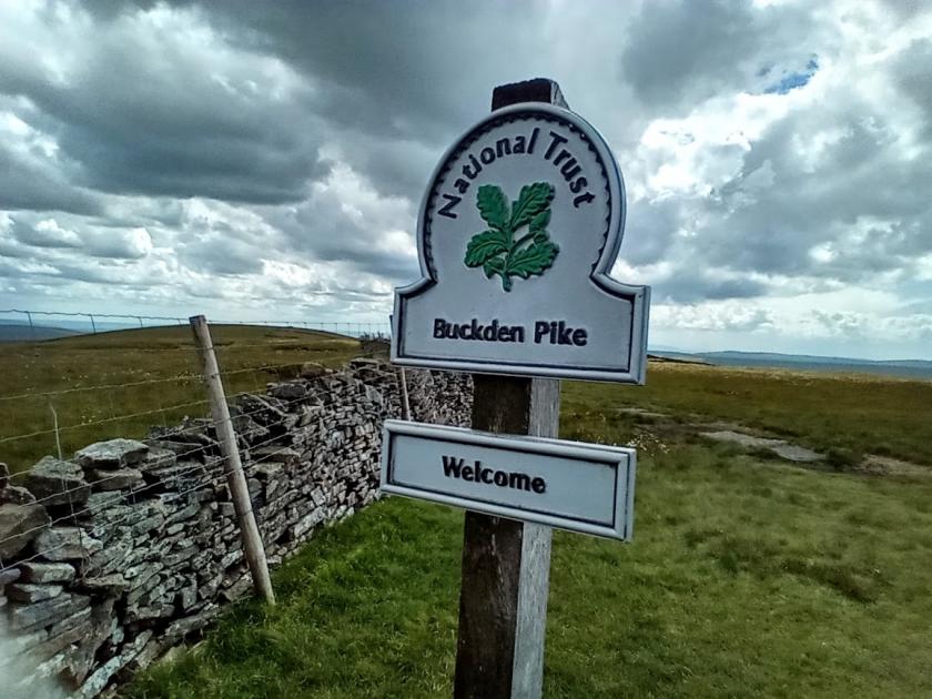 25m mobile tower approved beside popular Dales walking route